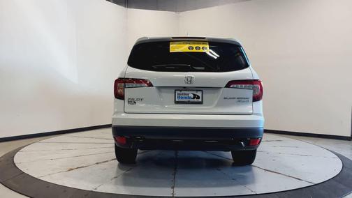 2022 Honda Pilot AWD Black Edition