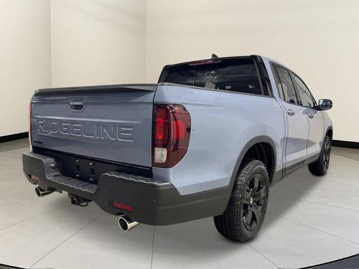 Sonic Gray Pearl 2026 Honda Ridgeline Black