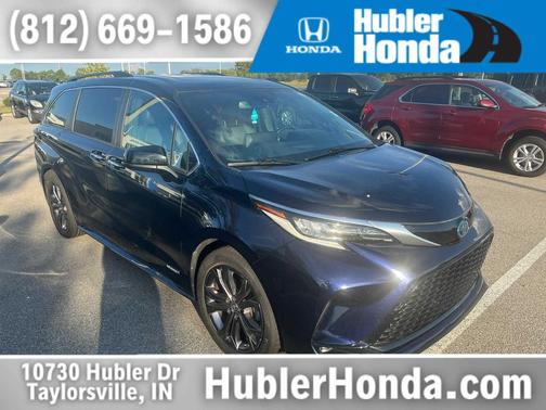 2021 Toyota Sienna XSE 7 Passenger