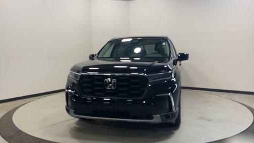 Crystal Black Pearl 2024 Honda Pilot EX-L 7 Passenger