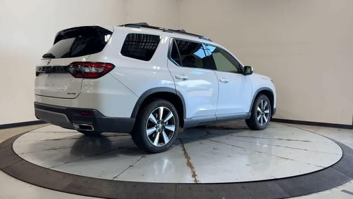2023 Honda Pilot AWD Elite