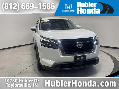 Pearl White Tricoat 2024 Nissan Pathfinder SV FWD
