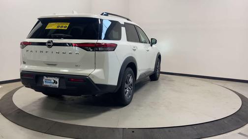 Pearl White Tricoat 2024 Nissan Pathfinder SV FWD