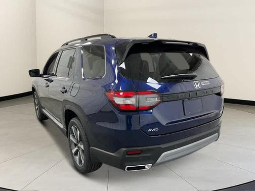 2025 Honda Pilot Touring 8-Passenger