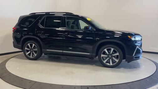 Crystal Black Pearl 2024 Honda Pilot Elite