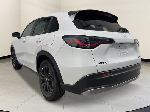 Platinum White Pearl 2026 Honda HR-V AWD Sport