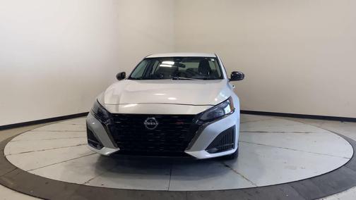 2023 Nissan Altima SR FWD