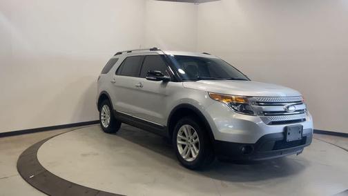 Ingot Silver Metallic 2014 Ford Explorer XLT