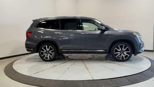 2022 Honda Pilot Touring 8-Passenger