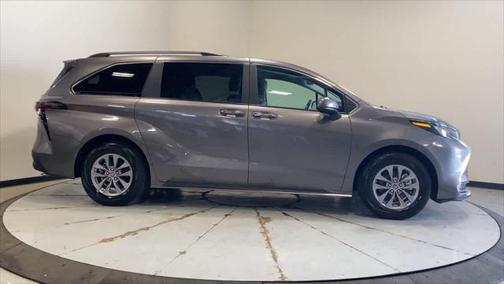 2024 Toyota Sienna XLE 7 Passenger