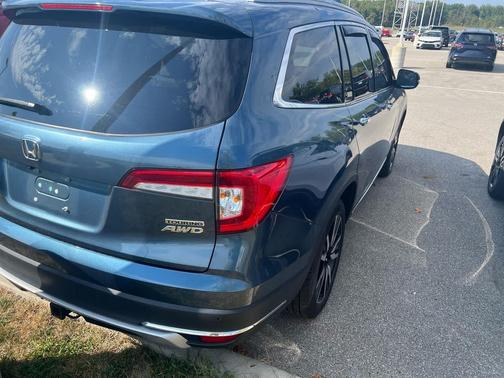 2021 Honda Pilot Touring 8-Passenger