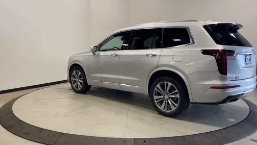 Radiant Silver Metallic 2020 Cadillac XT6 Premium Luxury AWD