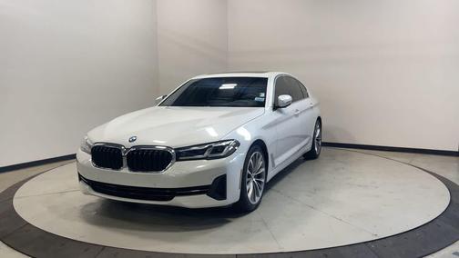 Mineral White Metallic 2022 BMW 530 i xDrive