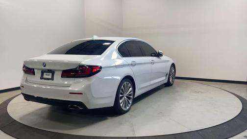 Mineral White Metallic 2022 BMW 530 i xDrive