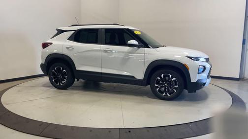 Summit White 2022 Chevrolet Trailblazer LT