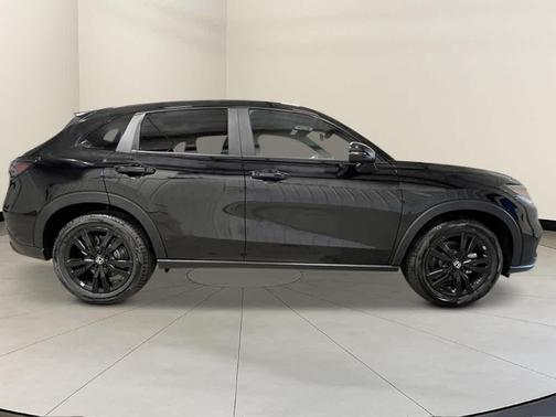 Crystal Black Pearl 2026 Honda HR-V AWD Sport