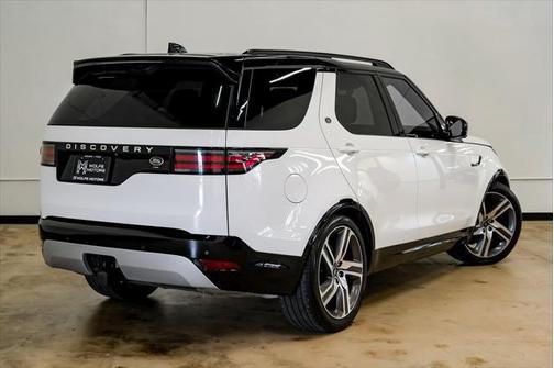 2023 Land Rover Discovery P360 Metropolitan Edition