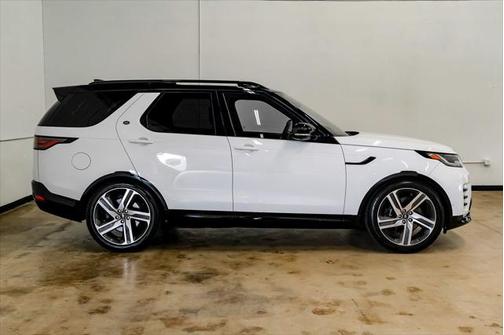2023 Land Rover Discovery P360 Metropolitan Edition