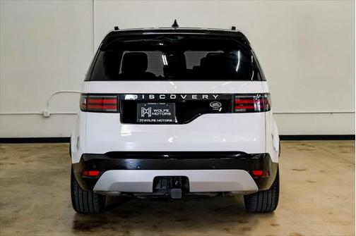 2023 Land Rover Discovery P360 Metropolitan Edition