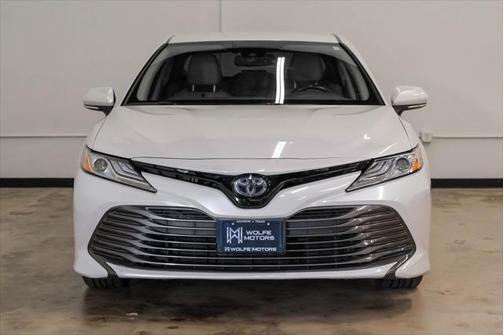 2020 Toyota Camry Hybrid XLE