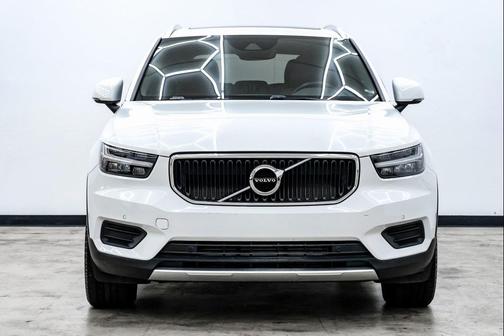 2020 Volvo XC40 T5 Momentum