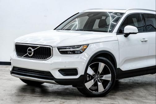 2020 Volvo XC40 T5 Momentum