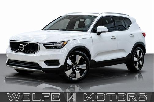 2020 Volvo XC40 T5 Momentum