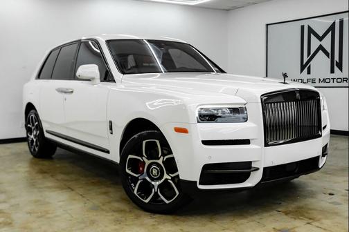 White 2023 Rolls-Royce Cullinan Black Badge