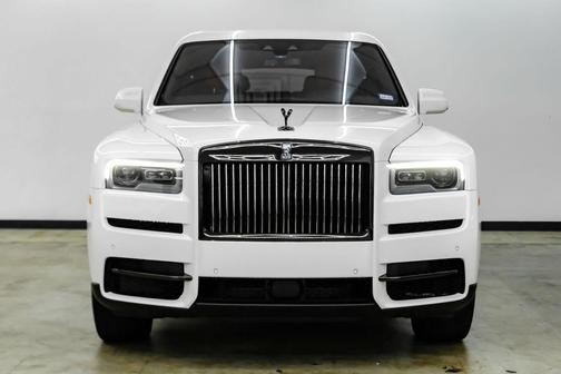 White 2023 Rolls-Royce Cullinan Black Badge