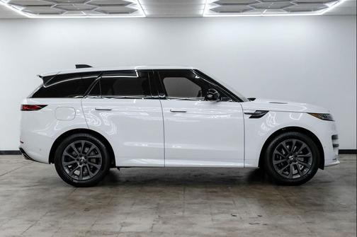 White 2024 Land Rover Range Rover Sport SE