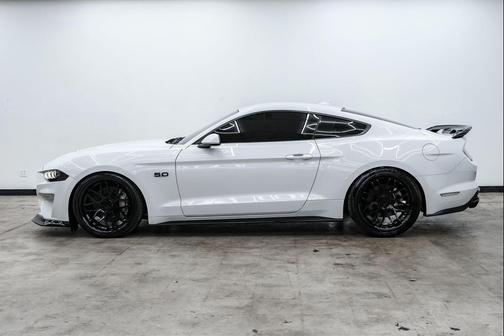 Oxford White 2021 Ford Mustang GT Premium