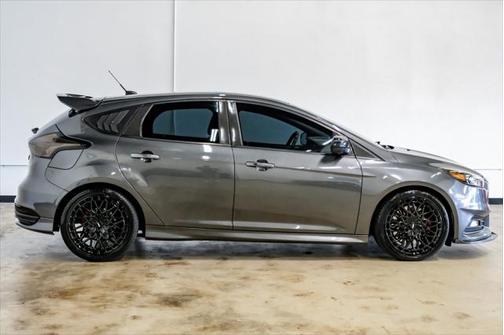 2018 Ford Focus ST