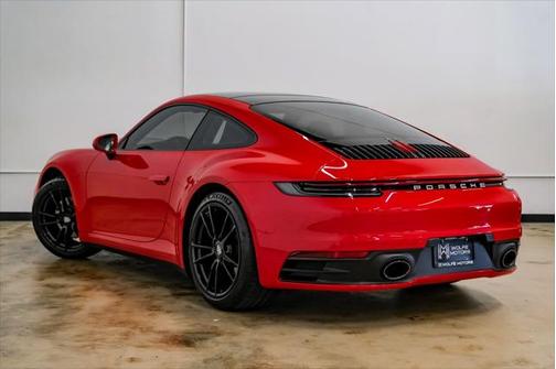 2022 Porsche 911 Carrera