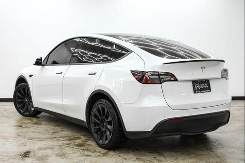 2021 Tesla Model Y Standard Range Rear-Wheel Drive
