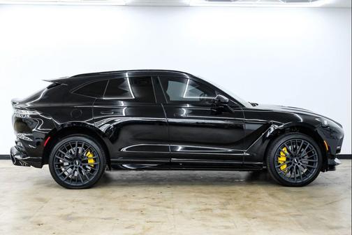 2023 Aston Martin DBX 707
