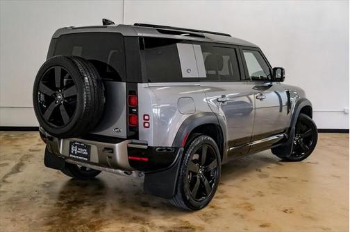 2022 Land Rover Defender 110 X-Dynamic SE