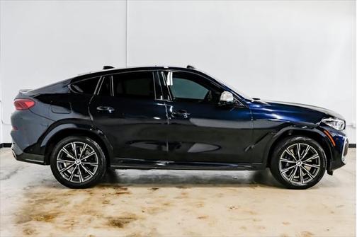 2022 BMW X6 M50i