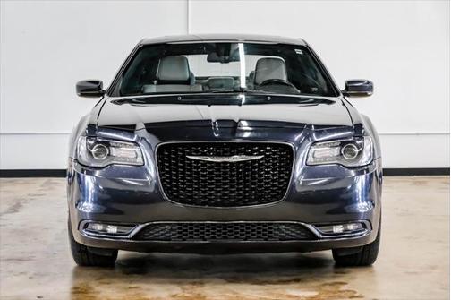 2018 Chrysler 300 S