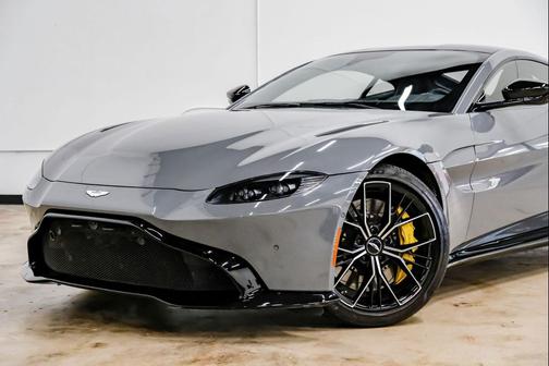 2022 Aston Martin Vantage Base