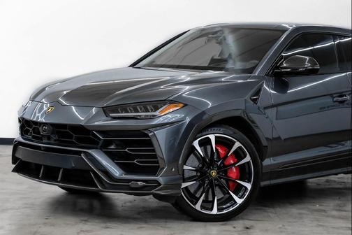 2020 Lamborghini Urus Base