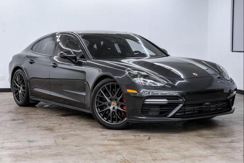 2017 Porsche Panamera Turbo