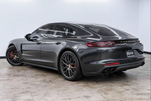 2017 Porsche Panamera Turbo