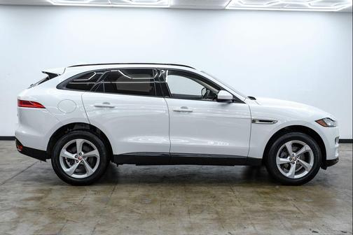 White 2017 Jaguar F-PACE 20d Premium