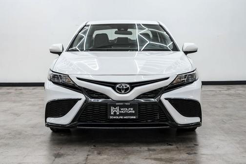 Super White 2021 Toyota Camry SE