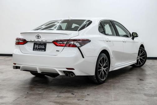 Super White 2021 Toyota Camry SE