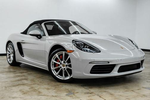 Chalk 2019 Porsche 718 Boxster S
