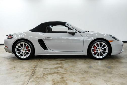 Chalk 2019 Porsche 718 Boxster S