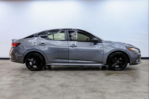 Gun Metallic/Super Black 2021 Nissan Sentra SR