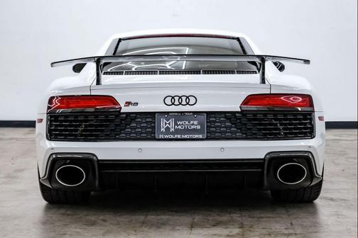 Ibis White 2021 Audi R8 5.2