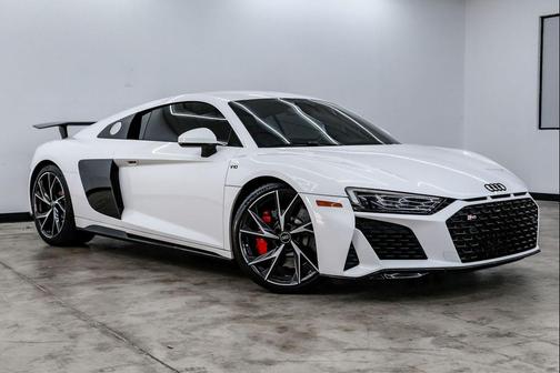 Ibis White 2021 Audi R8 5.2